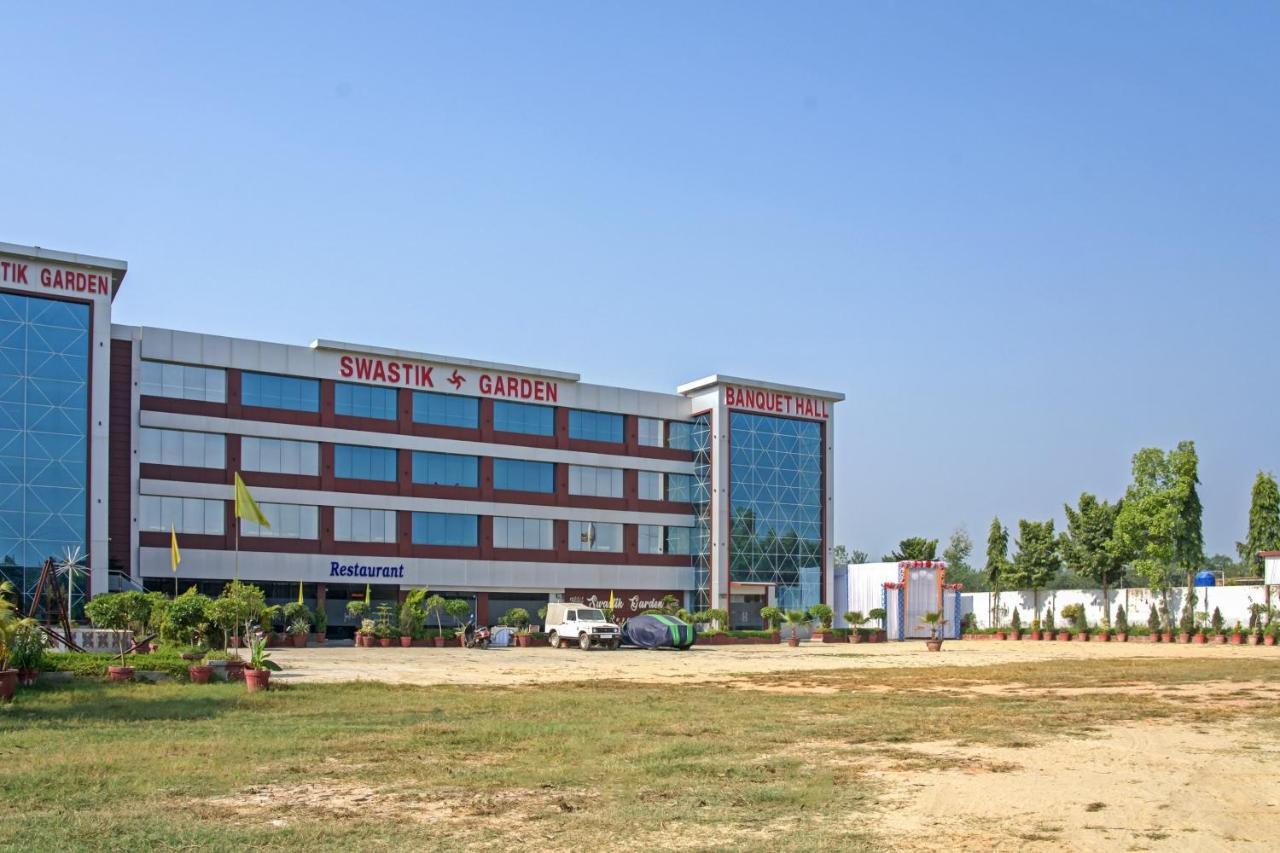 Oyo 62241 Swastik Garden Hotel Dhāmpur Exterior foto