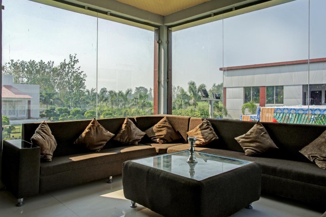 Oyo 62241 Swastik Garden Hotel Dhāmpur Exterior foto