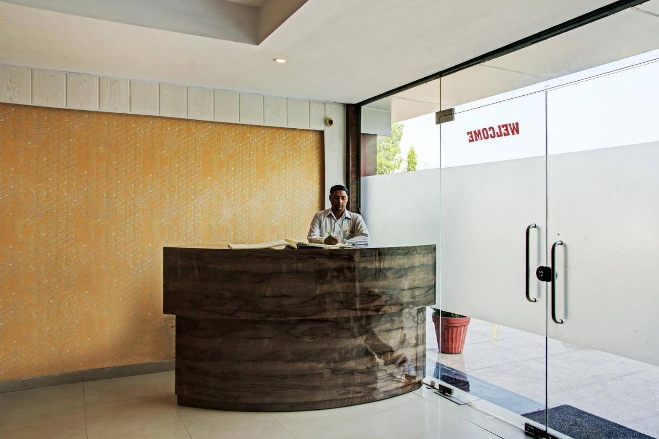 Oyo 62241 Swastik Garden Hotel Dhāmpur Exterior foto