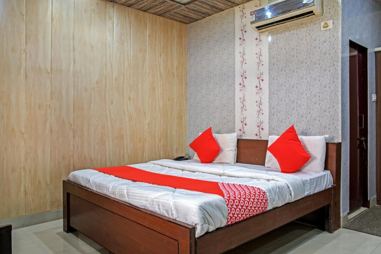 Oyo 62241 Swastik Garden Hotel Dhāmpur Exterior foto