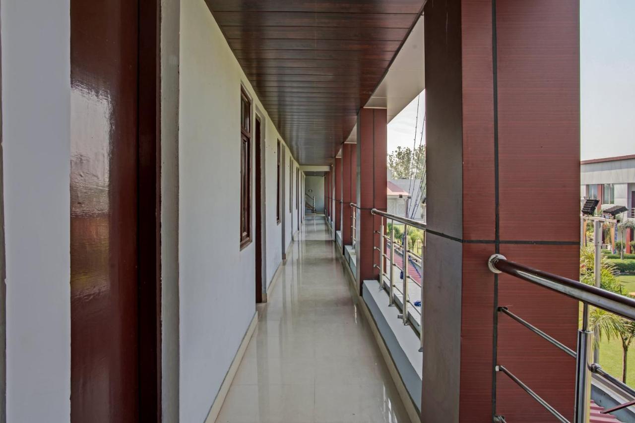 Oyo 62241 Swastik Garden Hotel Dhāmpur Exterior foto