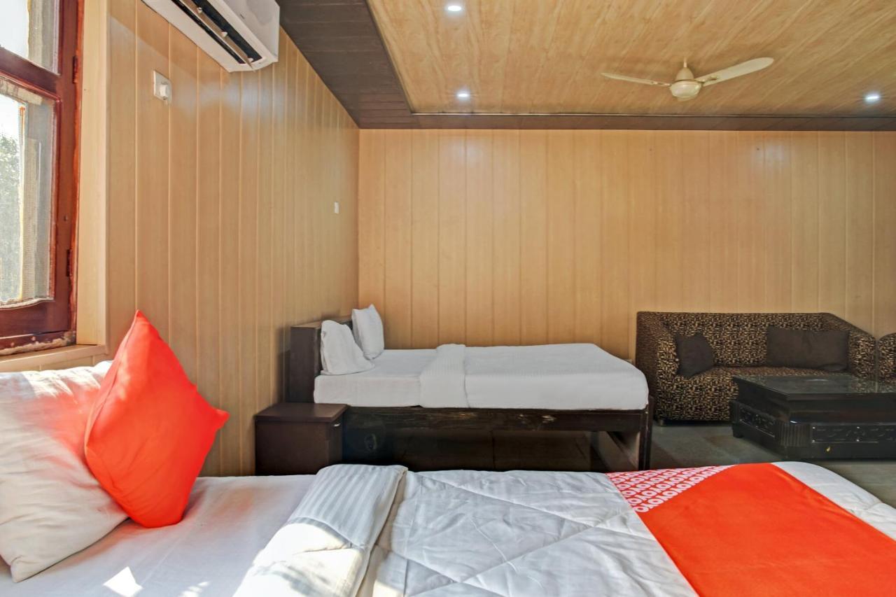 Oyo 62241 Swastik Garden Hotel Dhāmpur Exterior foto